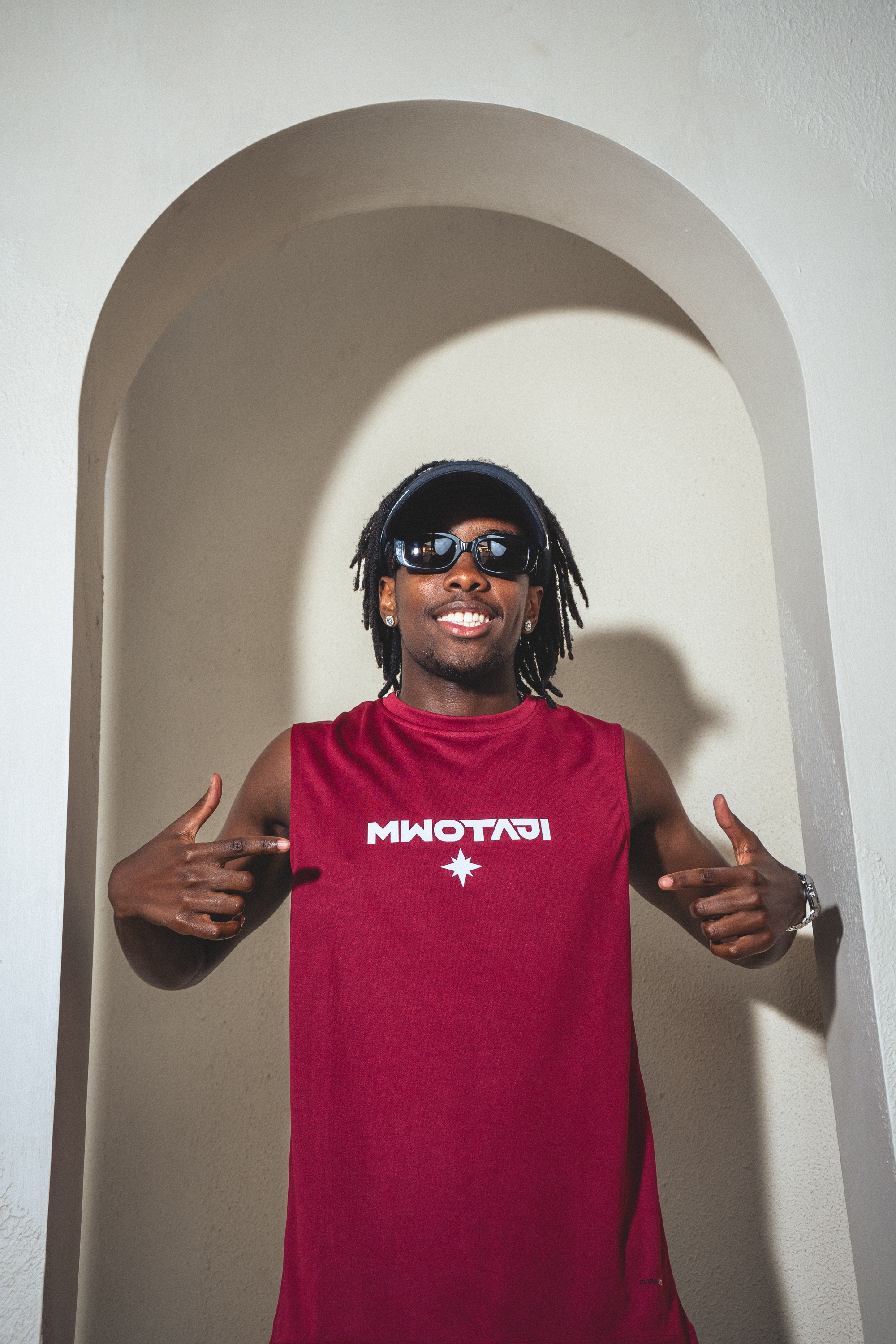 Mwotaji Sports Vest - Burgundy secondary